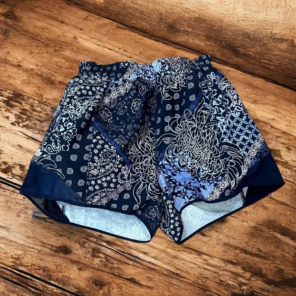 Maurices In Motion Womens Blue Patchwork Paisley Floral Running Shorts‎ Medium